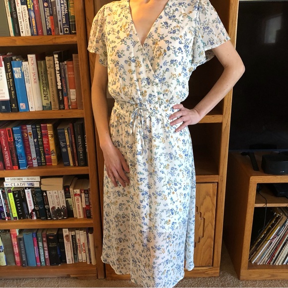 EUC Trixxi floral dress - Picture 2 of 8